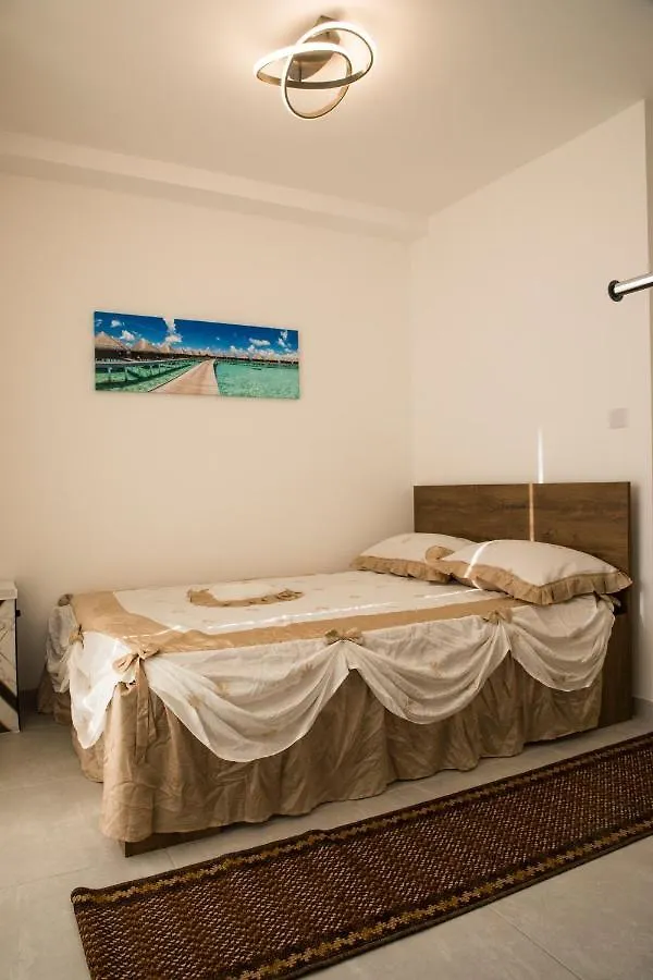 2 Bedroom Luxury Design Apartment Zabbar 0*,