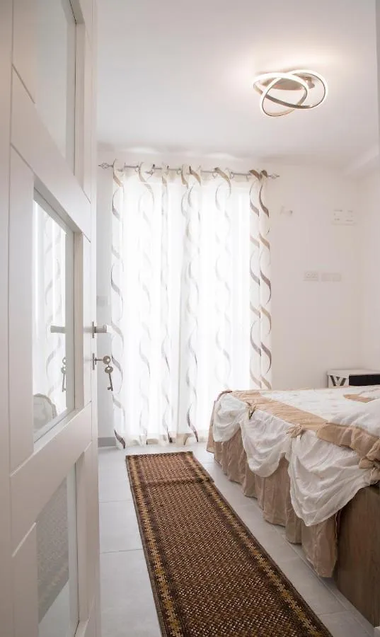 2 Bedroom Luxury Design Apartment Zabbar Malta